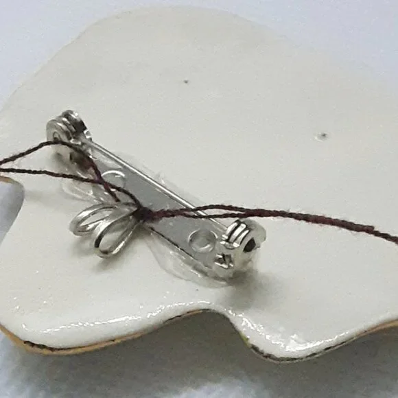 NEW Collectable Prosperity 22kt gold trimmed ceramic ghost pin - Picture 7 of 12